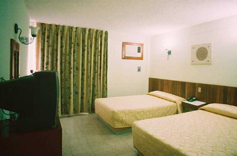 Hotel Batab Канкун Экстерьер фото