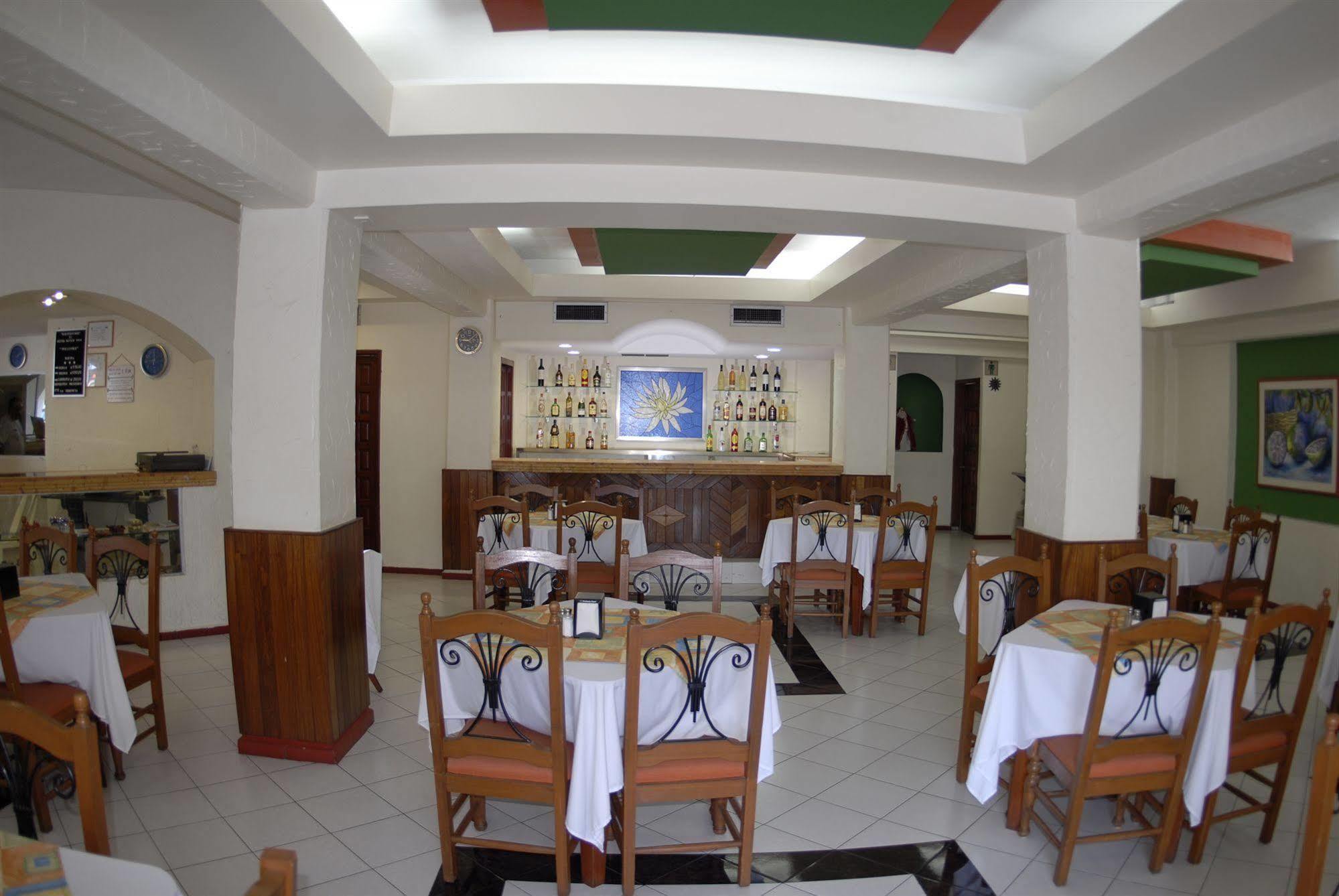 Hotel Batab Канкун Экстерьер фото